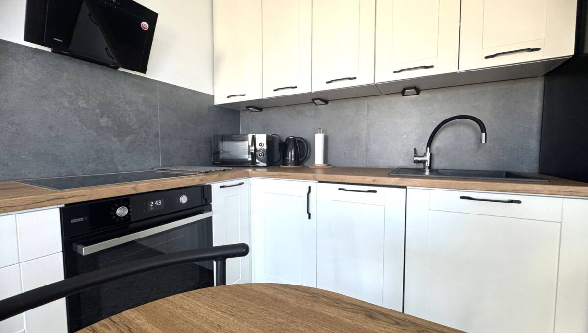 wynajem Powstańców Warszawy 8